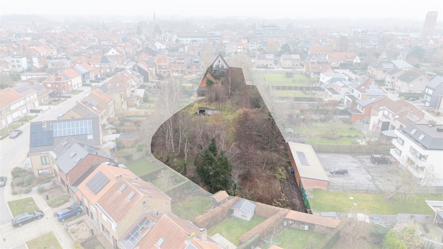 RUIME TE RENOVEREN WONING MET UITZONDERLIJKE TUIN EN VERGUND BIJHUIS OP CA. 4.410 M² TE SINT-KRUIS