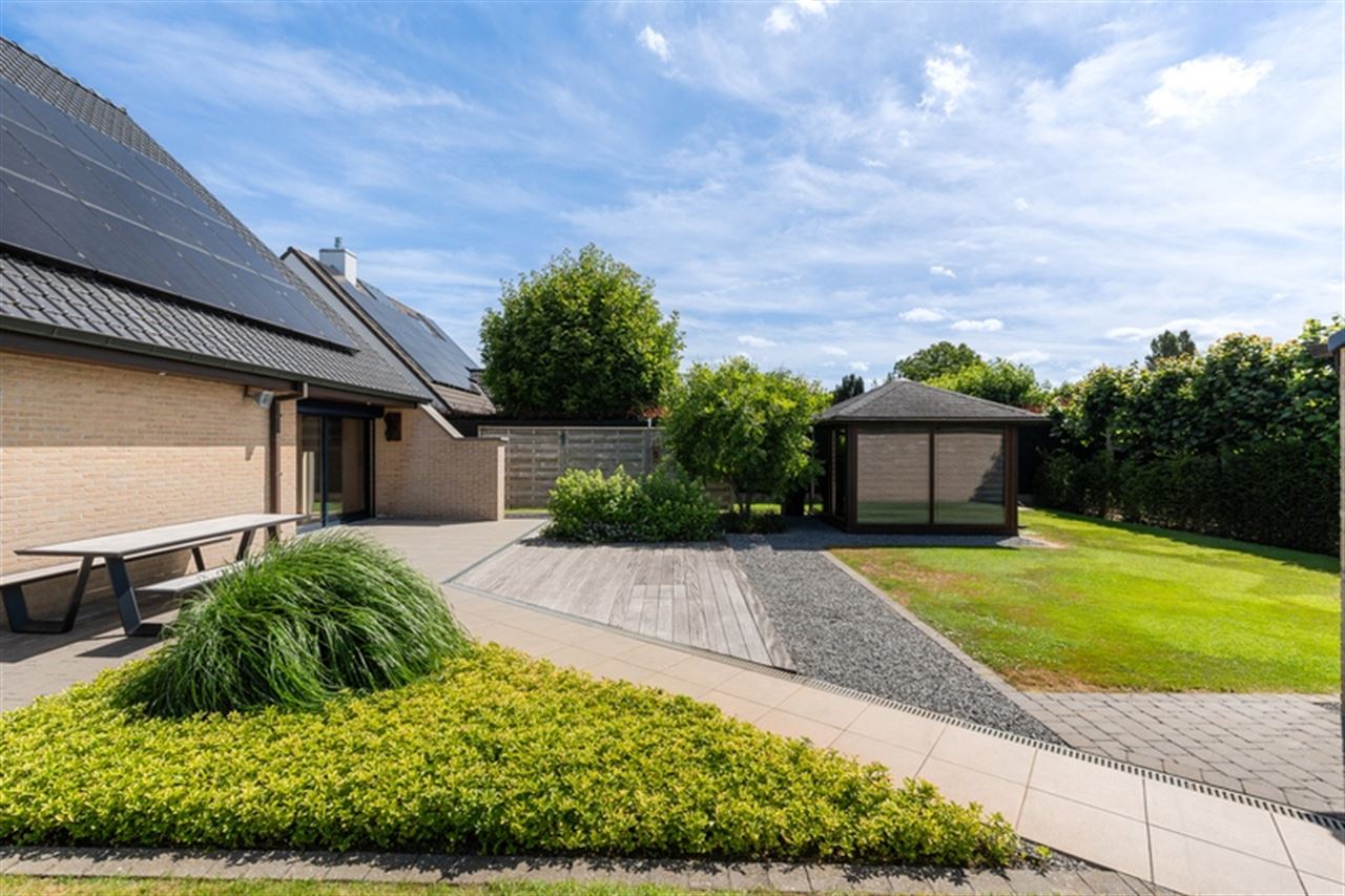 Rustig gelegen woning met tuin en dubbele garage