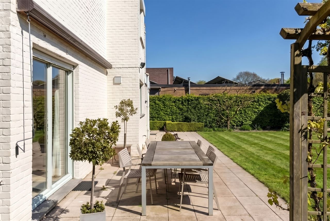Tijdloze villa met ruime tuin