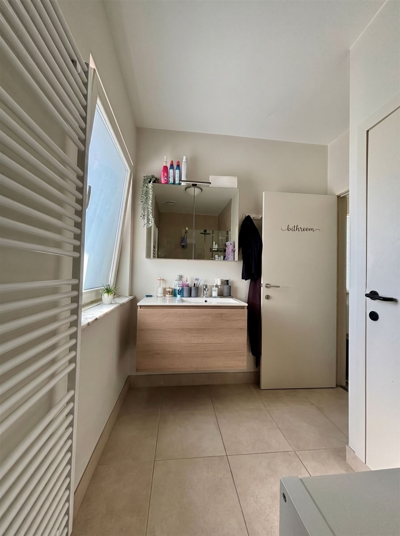 Gelijkvloerse villa met tuin en garage