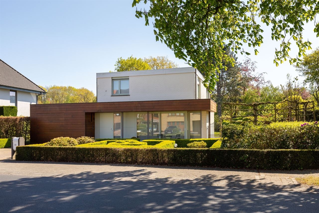 Tijdloze villa met ruime tuin