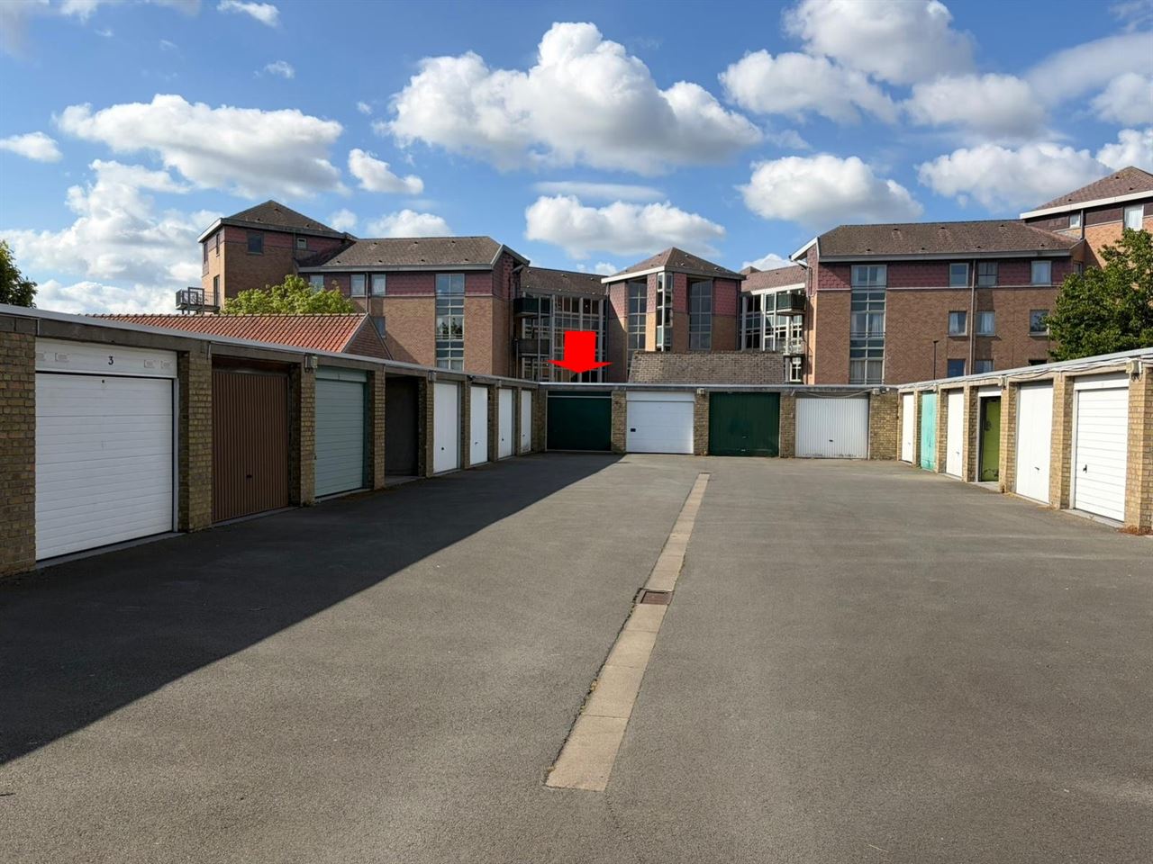 Ruime garagebox (+/-50 m2)