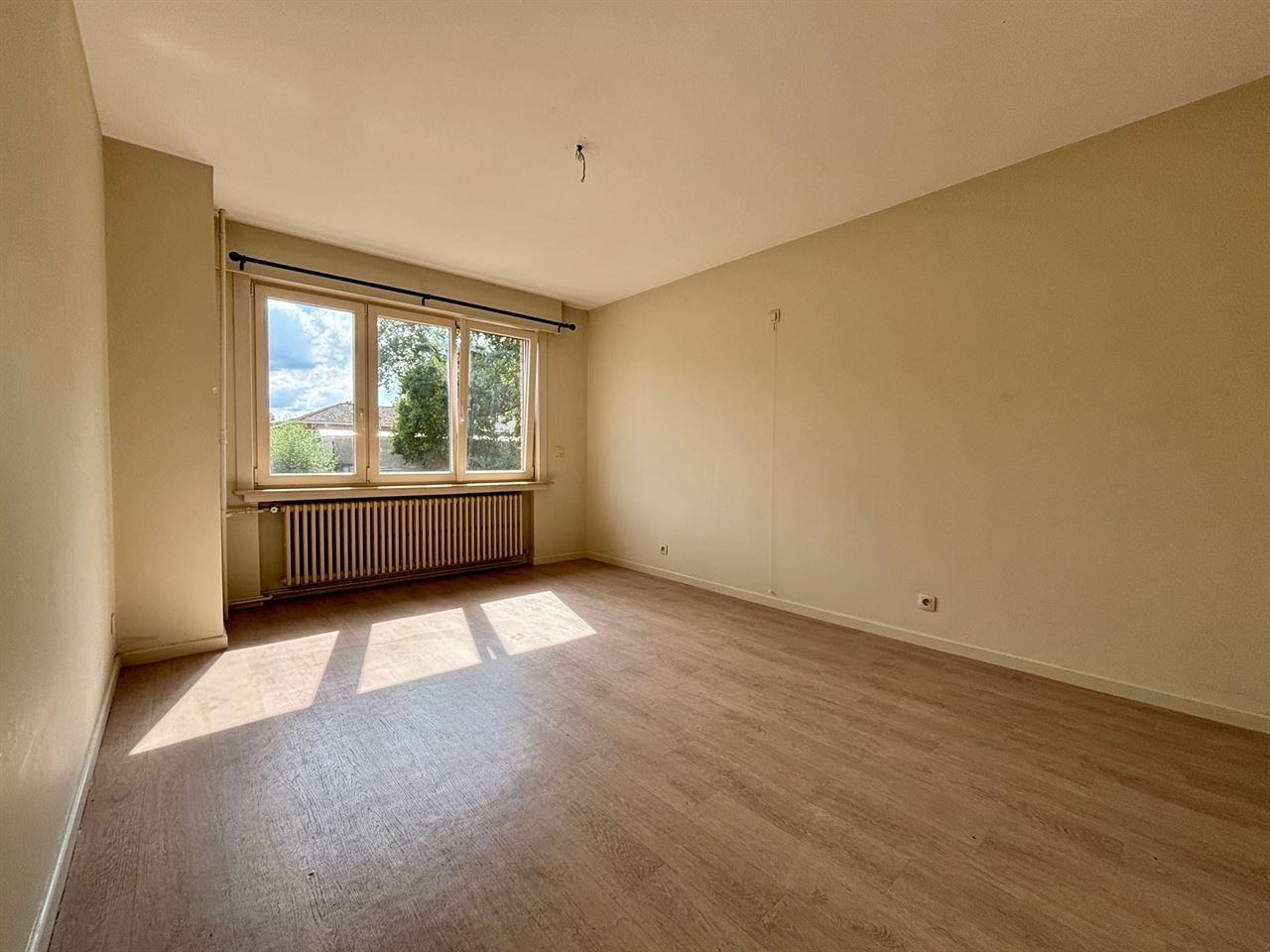 Instapklare rijwoning met 3 slaapkamers, tuin en garage