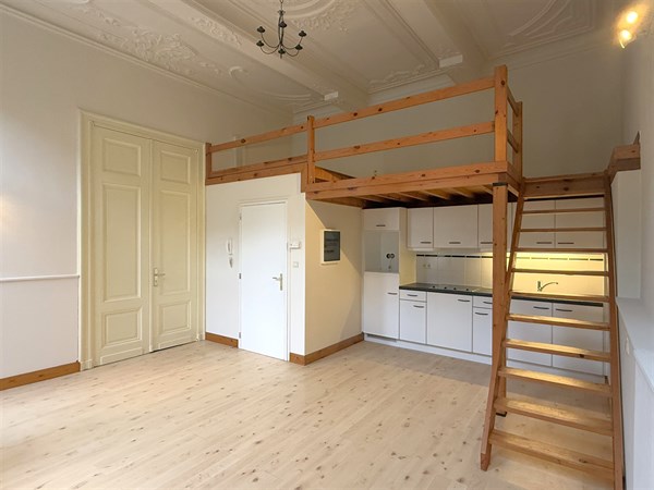 Authentiek gelijkvloers appartementje!