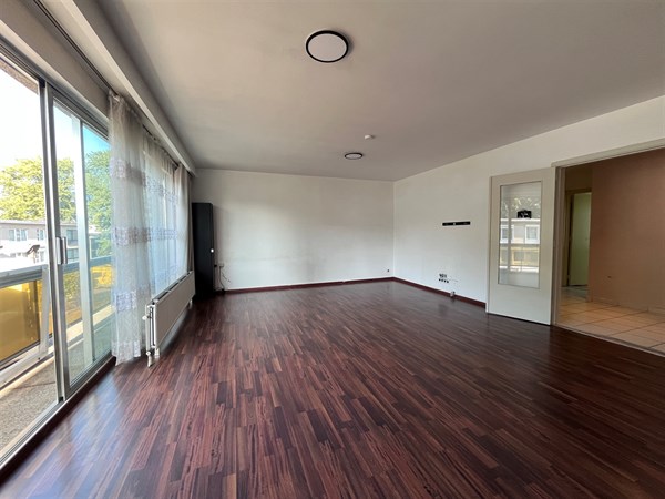 Lichtrijk appartement met dubbele garagebox 