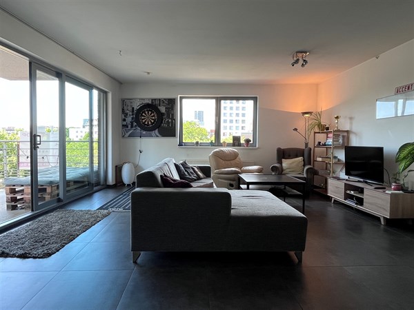3 slaapkamerappartement met terras

 en autostaanplaats 