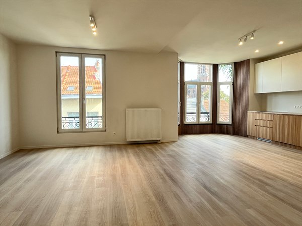 Grondidg gerenoveerd 1 slpk appartement met dressing
