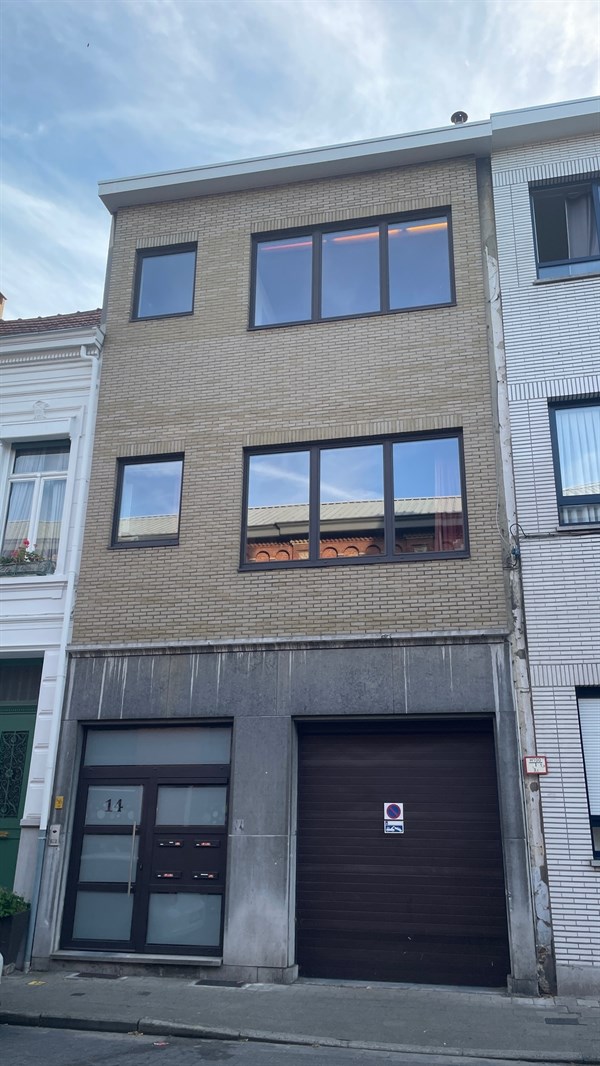 Ruim pand met garage en renovatiepotentieel in 2060 Antwerpen!