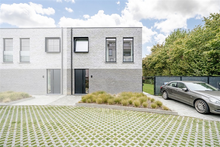 BEN-woning met drie slaapkamers en ruime tuin