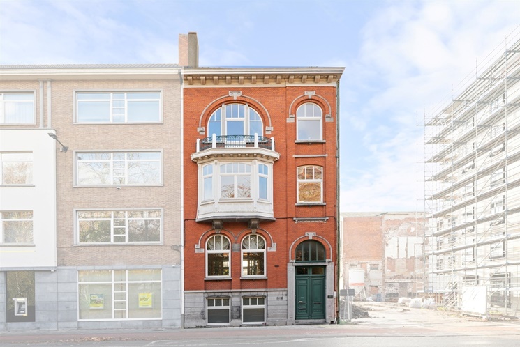 Prachtig herenhuis van 350m² met praktijkruimte!