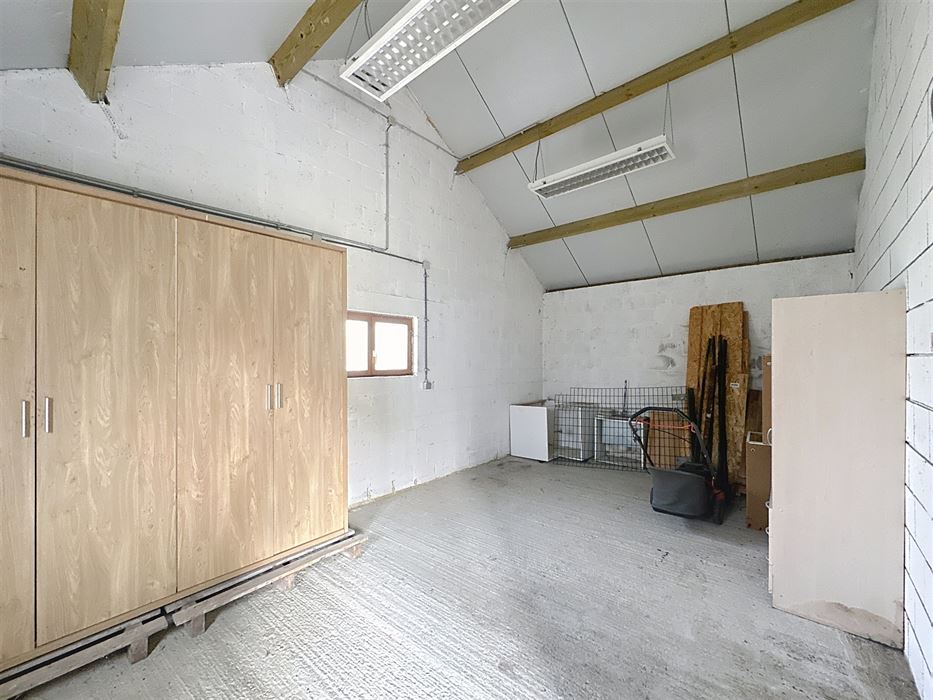 Maison avec 3 garages indépendants