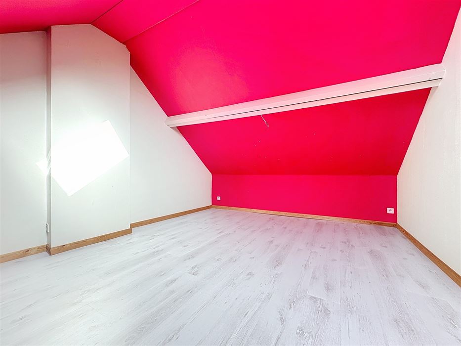 Maison avec 3 garages indépendants