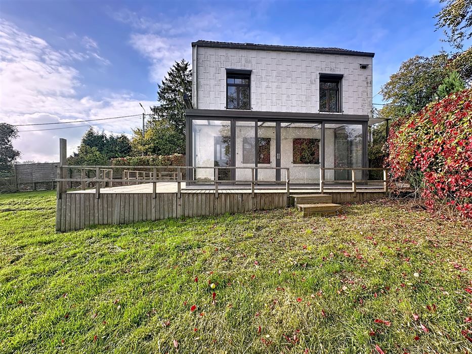 Maison avec 3 garages indépendants