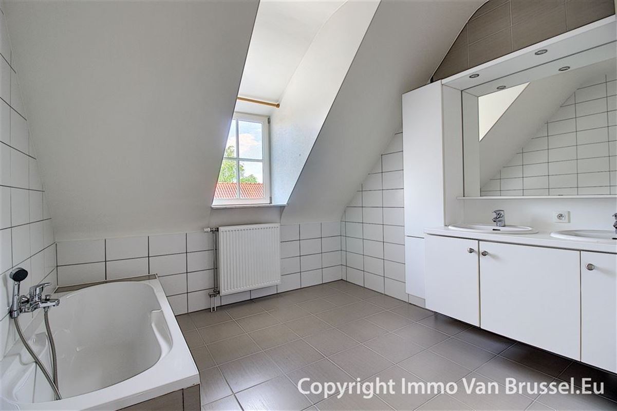 Image 5 : Appartement IN 1933 STERREBEEK (Belgium) - Price 1.200 €