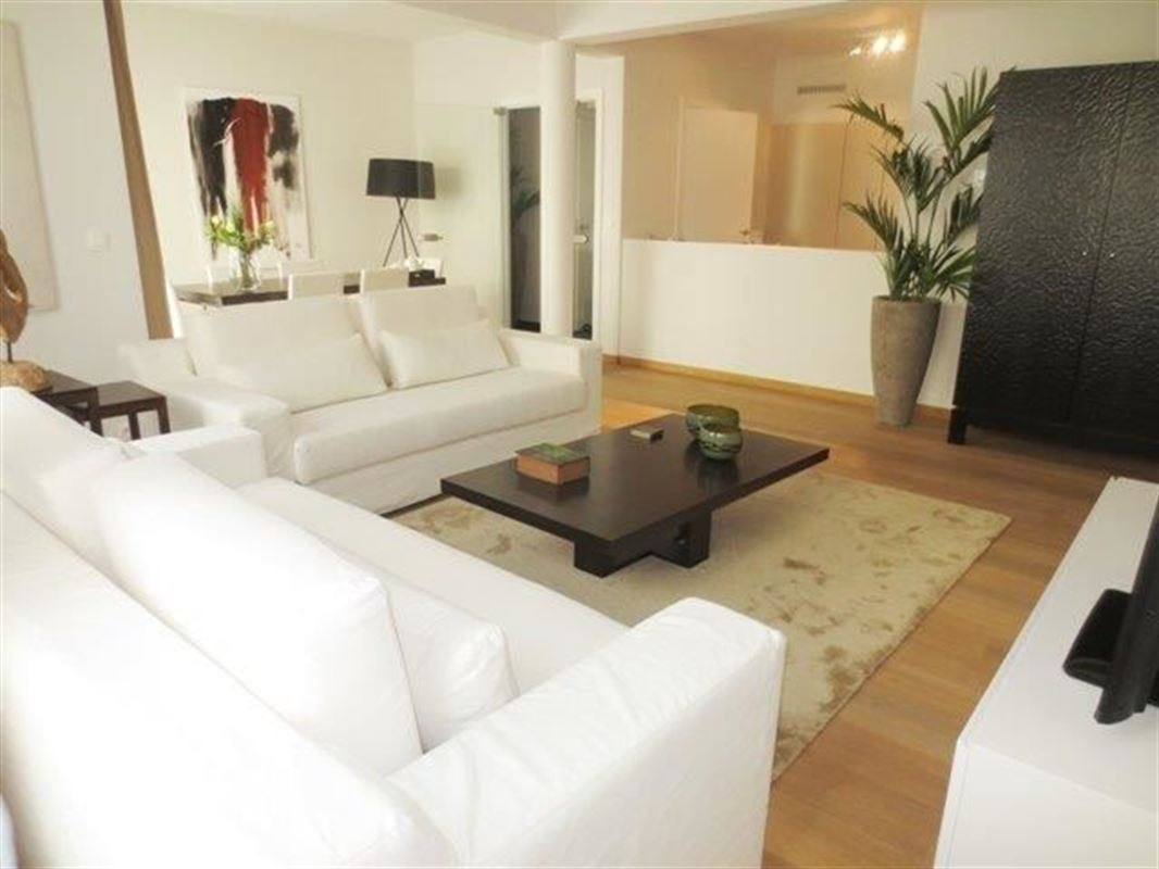 Image 3 : Appartement meublé à 1000 BRUXELLES (Belgique) - Prix 1.850 €