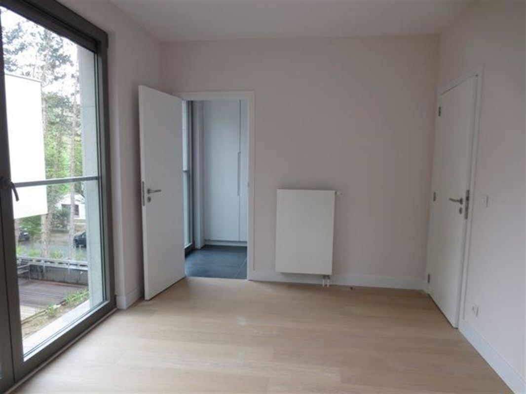 Image 10 : Appartement à 1180 UCCLE (Belgique) - Prix 4.700 €