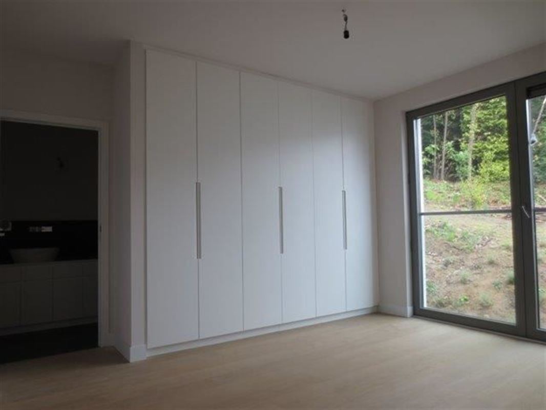 Image 11 : Appartement à 1180 UCCLE (Belgique) - Prix 4.700 €