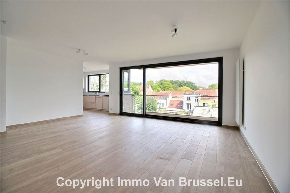 Image 1 : Appartement à 1200 WOLUWE-SAINT-LAMBERT (Belgique) - Prix 1.600 €
