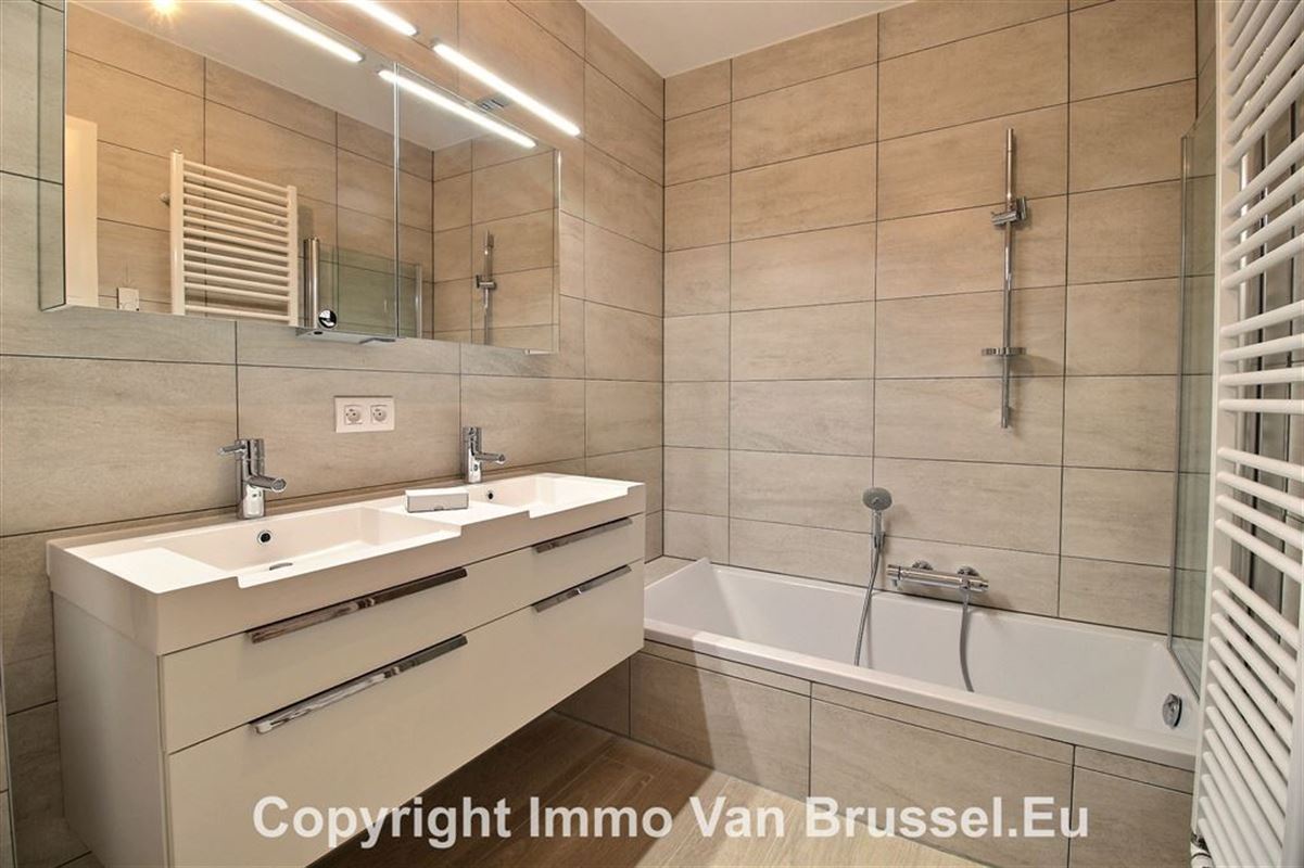 Image 4 : Appartement à 1200 WOLUWE-SAINT-LAMBERT (Belgique) - Prix 1.800 €