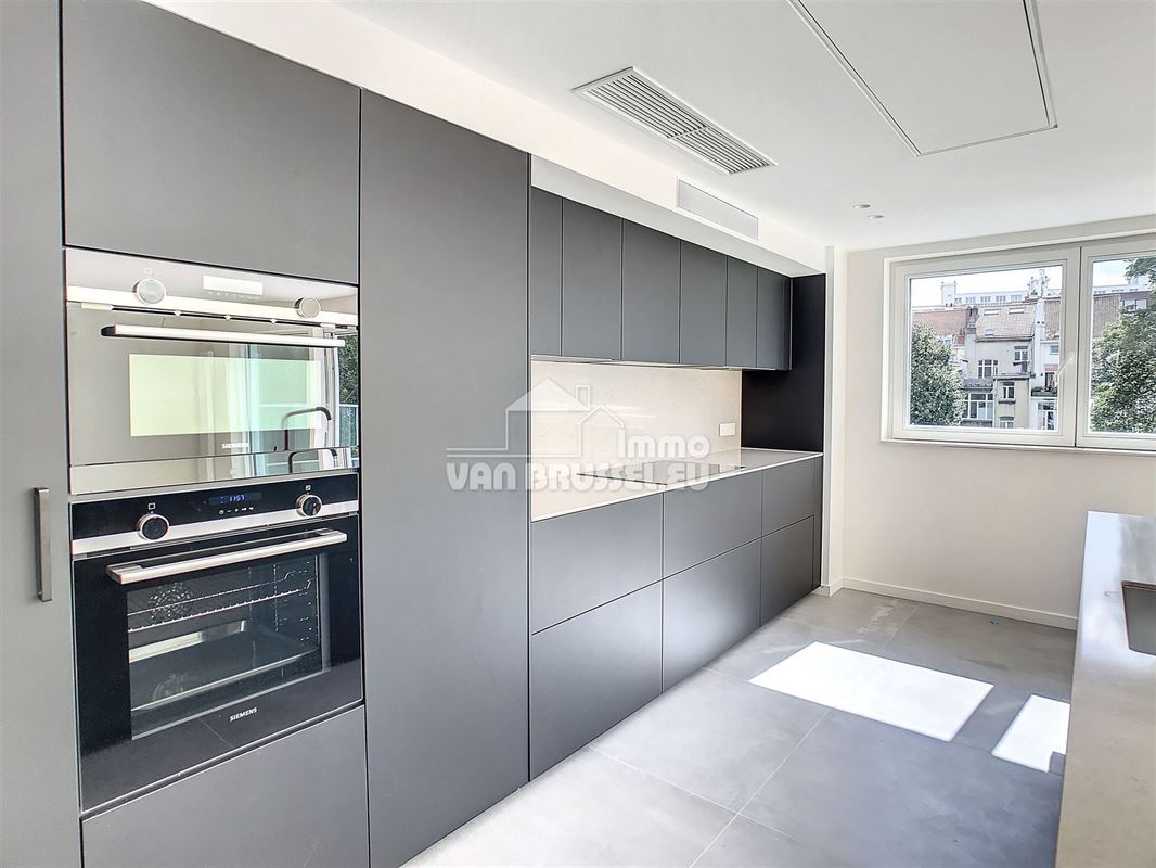 Image 6 : Appartement à 1200 WOLUWÉ-SAINT-LAMBERT (Belgique) - Prix 2.950 €