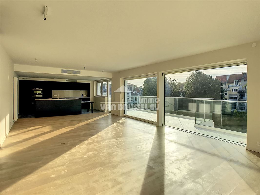 Image 2 : Appartement à 1200 WOLUWÉ-SAINT-LAMBERT (Belgique) - Prix 2.950 €