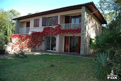 Villa IN 33120 ARCACHON (France) - Price 1.050 €