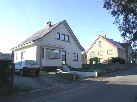 MAISON entièrement rénovée de 2 Chambres + Bureau avec Garage - Caves et Jardin Sud sur ± 3 ares 68 ca