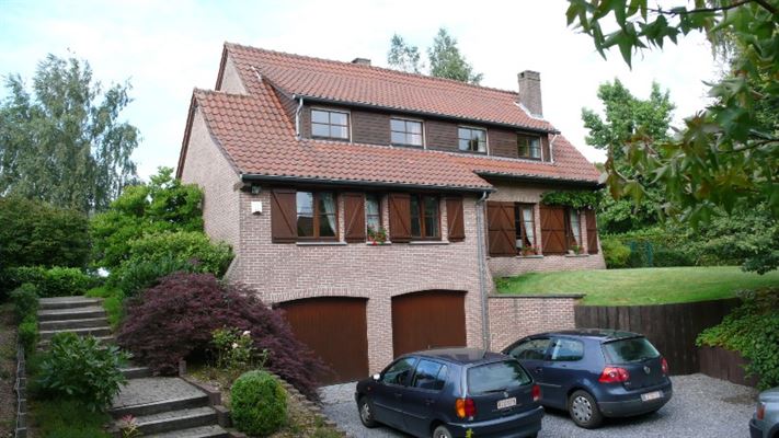 VILLA 4 Chambres de ± 263 m² avec vue exceptionnelle Vaste séjour et Bureau - Garage et Jardin sur ± 21 ares 60 ca