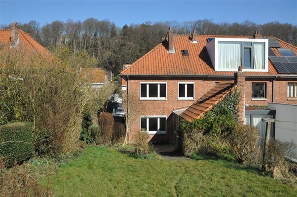 MAISON 2 Ch. + Bur. avec Séjour - Cuisine - Sdb - Caves - Grenier aménageable - Verrière - Atelier et Jardin Sud sur ± 4 ares 18 ca