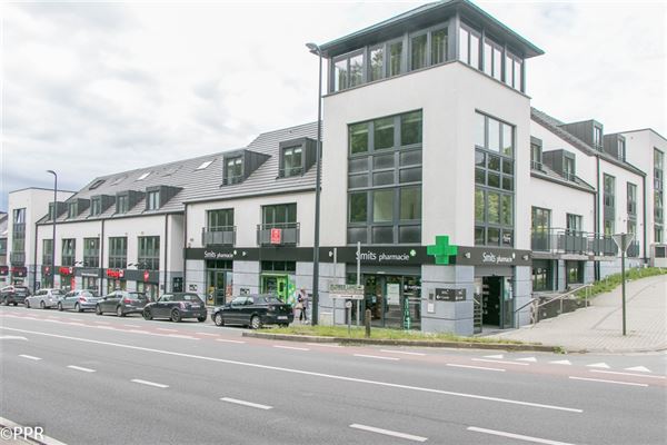 APPARTEMENT 1 Ch. de ± 72 m² - Salon/Salle à manger ± 40 m² - Cuisine USA super-équipée - SDD - 2 emplacements de Parking et Cave