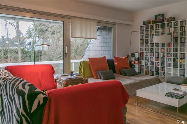 PENTHOUSE 3 Ch. ± 120 m² - Grand Séjour ± 40 m² - Cuisine super-équipée - 2 Salles d’eau - Terrasse avec Vue sur parc privatif - Empl. parking et Cave