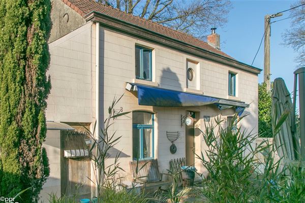 MAISON 2 Ch. ± 119 m² utiles à moderniser - Salon/sàm - Cuisine équ. - Cave - Dépendances et Jardin sur ± 13 ares 50 ca - Au calme avec Vue