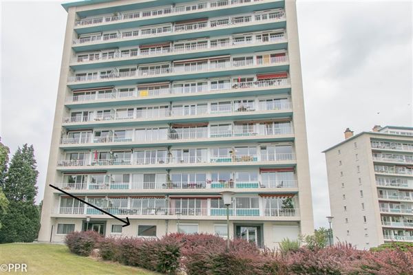 APPART. 2 Ch. en REZ DE CHAUSSÉE de ± 104,50 m² - Séjour ± 30 m² - Cuisine - Sdb - Balcon - Cave - Garage 1 voiture