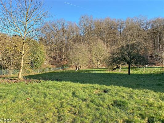 TERRAIN PLAT à bâtir de ± 6 ares 65 ca - Voirie entièrement équipée - Pour construction villa 4 façades - Façade à rue de ± 24 mètres