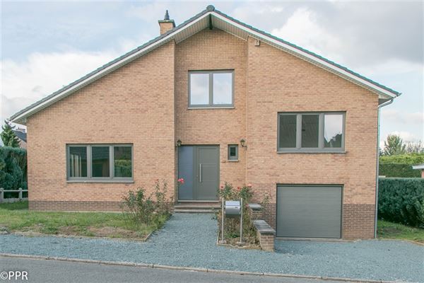 VILLA 4 Ch. ± 315 m² - Séjour ± 43 m² - Cuisine hyper-équipée - Sdb et Sdd - Caves - Terrasse - Dble Garage et Jardin sur ± 6,65 ares