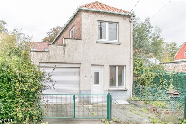 PETITE MAISON 3 Ch. dont 2 Chambres en enfilade - Salon - Sàm - Cuisine - Sdb - Véranda - Buanderie - Garage - Caves et Jardin sur ± 1 are 47 ca