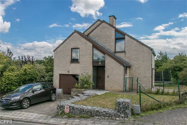 VILLA 4 Ch.+ Bur. avec Séjour ± 35 m² - Cuisine super-équipée - Buanderie - 2 Salles d'eau - Garage - Grenier - Terrasse et Jardin Sud ± 7a99ca