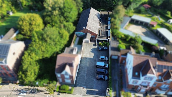 *** OFFRE ACCEPTÉE *** IMPRIMERIE avec ENTREPÔT, ATELIER et BUREAUX sur ± 436 m² et parkings 8 places - Sur axe de passage et en excellent état