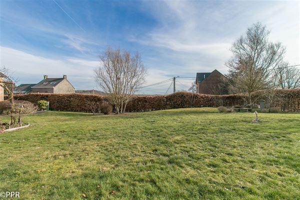 TERRAIN À BÂTIR ± 4 ares 41 ca - Destiné à la construction d' habitation à caractère résidentiel pouvant accueillir profession libérale