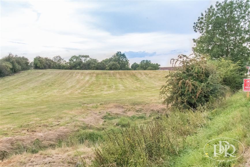 TERRAIN oriénté Sud-Ouest de ± 61,93 ares