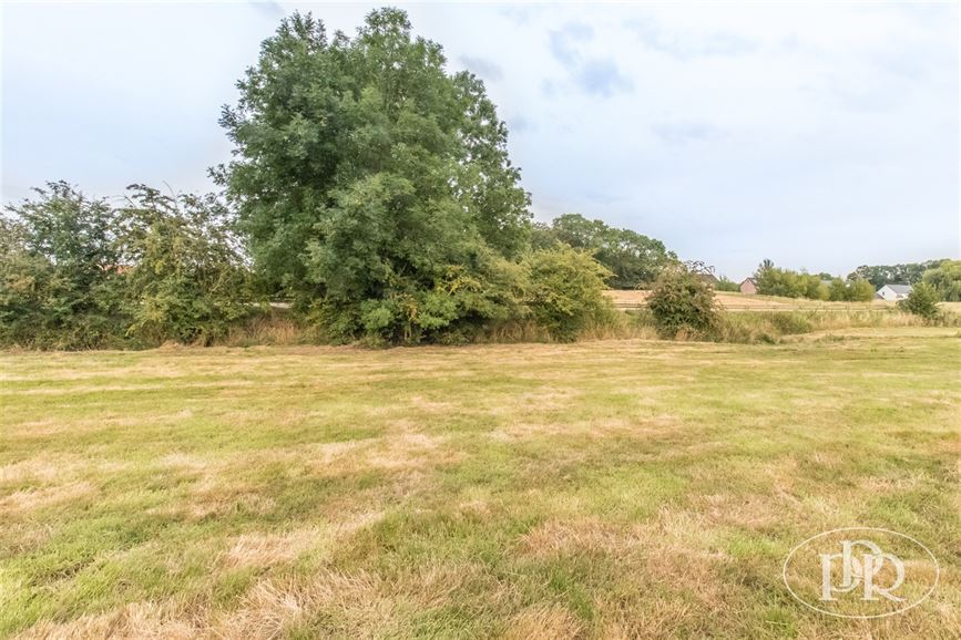 TERRAIN oriénté Sud-Ouest de ± 61,93 ares