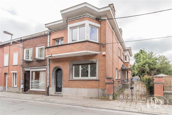 MAISON SPACIEUSE - Séjour (fo) ± 70 m² - 3 Ch. + Bur.- Cuisine semi-éq.- 2 Sdb - Garage 3 V.- Caves - Grenier - Terrasse et Jardin Sud sur ± 6,5 ares