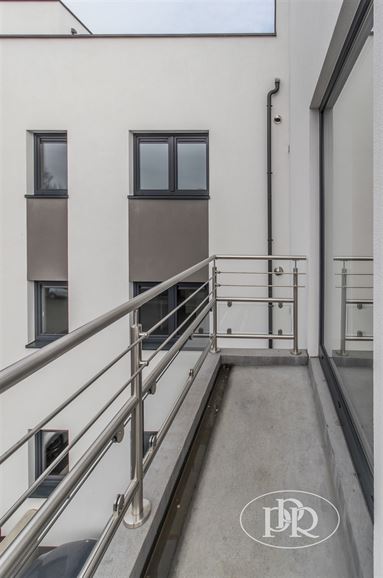 *** LOUÉ *** NEUF avec Parking, Cave & Jardin commun