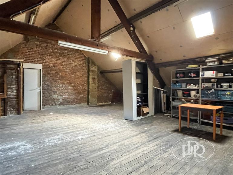 Excellente visibilité sur rue piétonne