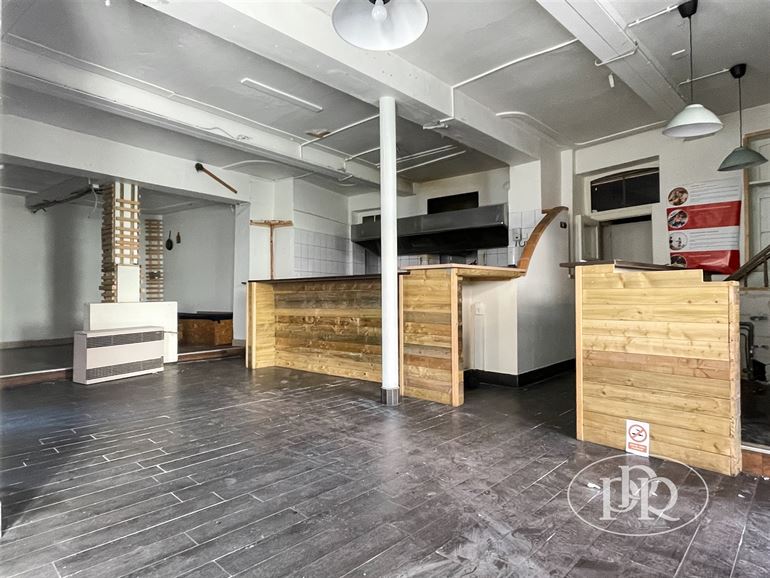 Excellente visibilité sur rue piétonne