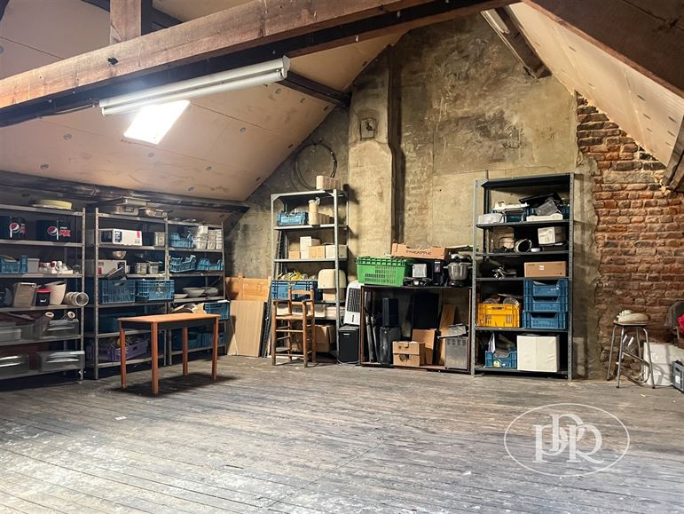 Excellente visibilité sur rue piétonne