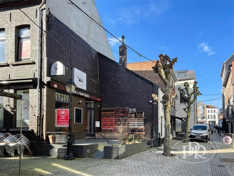 Excellente visibilité sur rue piétonne