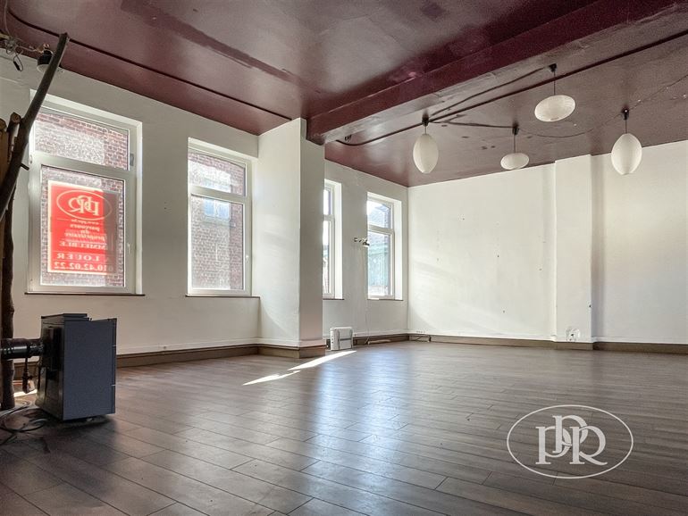 Excellente visibilité sur rue piétonne