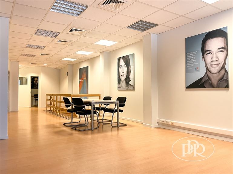 Emplacement d'exception + Poss. Parking privatif