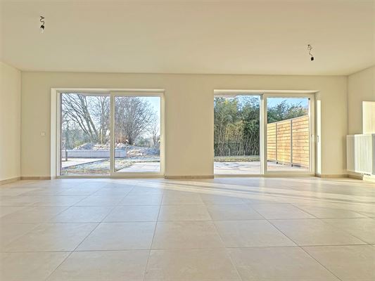 REZ-DE-JARDIN NEUF 2 chambres de ± 100 m². Terrasse ± 30 m² - Jardin ± 80 m² - 2 parkings - Cave - PEB A